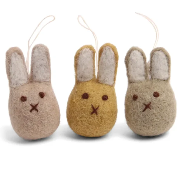 En Gry & Sif - handmade trio of bunnies