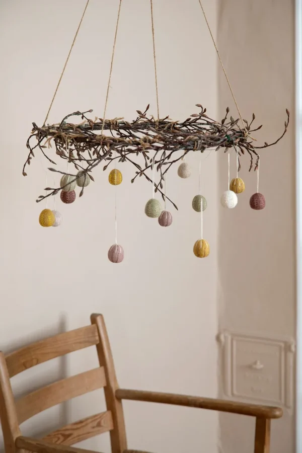 En Gry & Sif - three handmade felt embroidered eggs