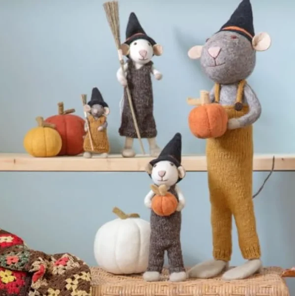 En Gry & Sif - three tiny handmade pumpkins