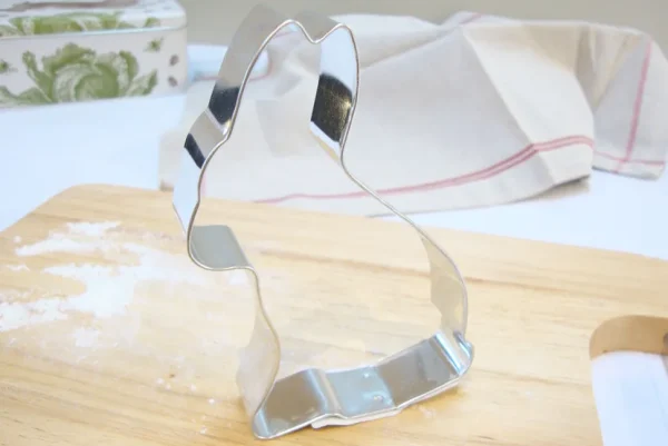 Large biscuit cutter - bunny