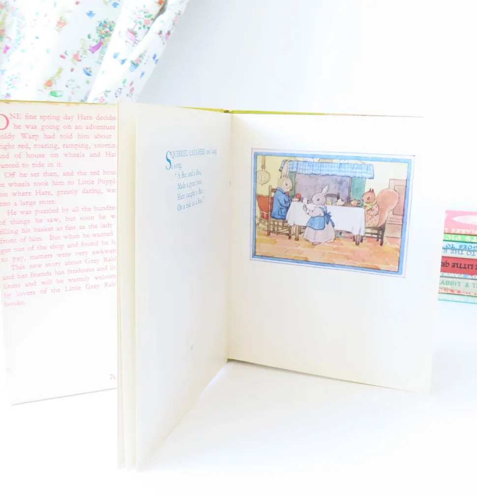 vintage_book__hare_goes_s_2.webp VINTAGE book - Hare Goes Shopping (1969)