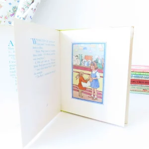 VINTAGE book - Hare Goes Shopping (1969)