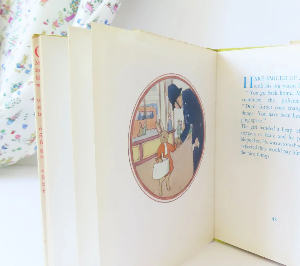 vintage_book__hare_goes_s_6.webp VINTAGE book - Hare Goes Shopping (1969)