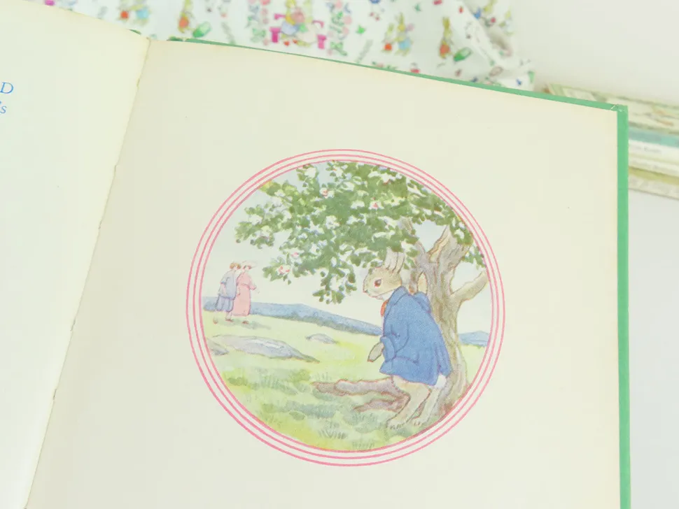VINTAGE book - Little Grey Rabbit's Paint-Box (1970)
