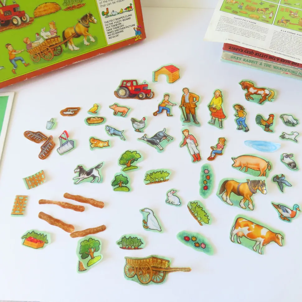 vintage_fuzzyfelt_play_se_2.webp VINTAGE Fuzzy-Felt play set - Farm