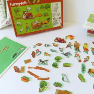 VINTAGE Fuzzy-Felt play set - Farm