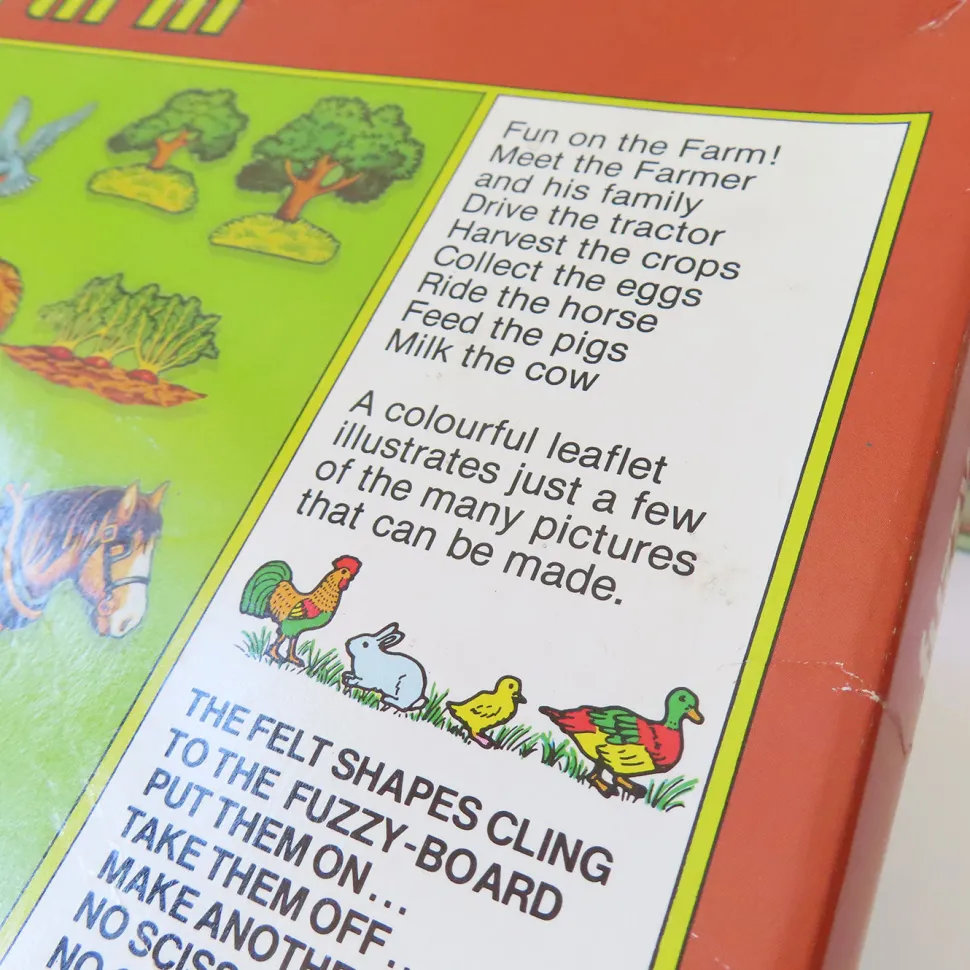 vintage_fuzzyfelt_play_se_5.webp VINTAGE Fuzzy-Felt play set - Farm