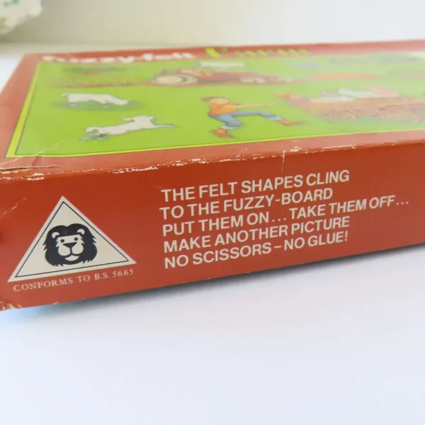 VINTAGE Fuzzy-Felt play set - Farm