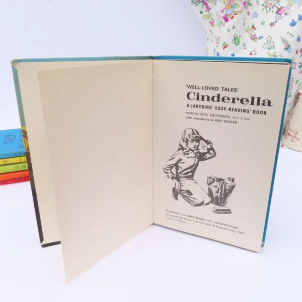 VINTAGE Ladybird book - Cinderella (mid 1970s)