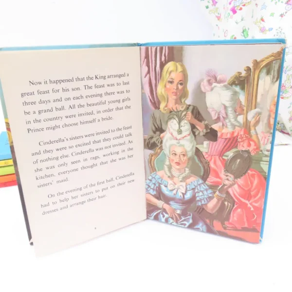 VINTAGE Ladybird book - Cinderella (mid 1970s)