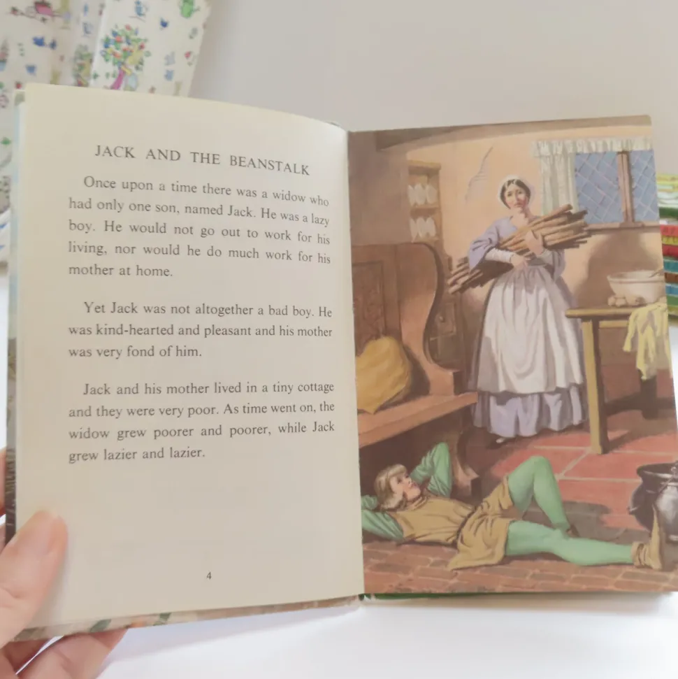 vintage_ladybird_book___j_5.webp VINTAGE Ladybird book - Jack and the Beanstalk (mid 1960s)