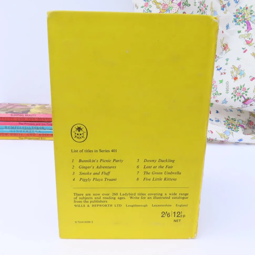 vintage_ladybird_book__bu_7.webp VINTAGE Ladybird book - Bunnikin's Picnic Party (1971)