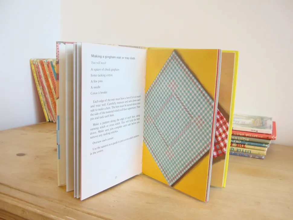 vintage_ladybird_book__le_3.webp VINTAGE Ladybird book - Learning to Sew (mid 1970s)