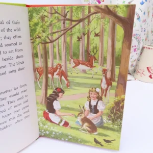 VINTAGE Ladybird book - Snow-White and Rose-Red (early 1970s)