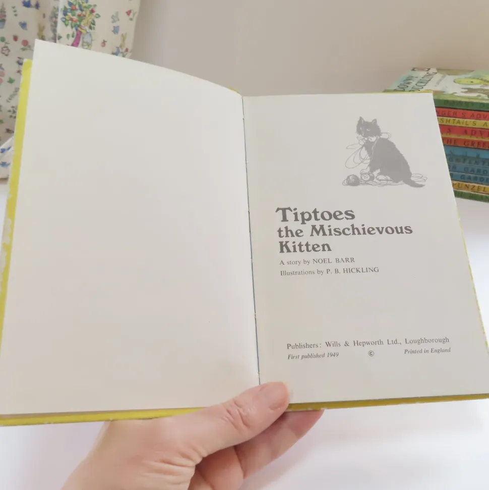 vintage_ladybird_book__ti_3.webp VINTAGE Ladybird book - Tiptoes the Mischievous Kitten (c.1971)
