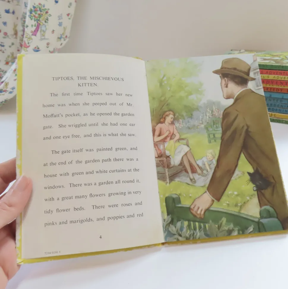 vintage_ladybird_book__ti_4.webp VINTAGE Ladybird book - Tiptoes the Mischievous Kitten (c.1971)