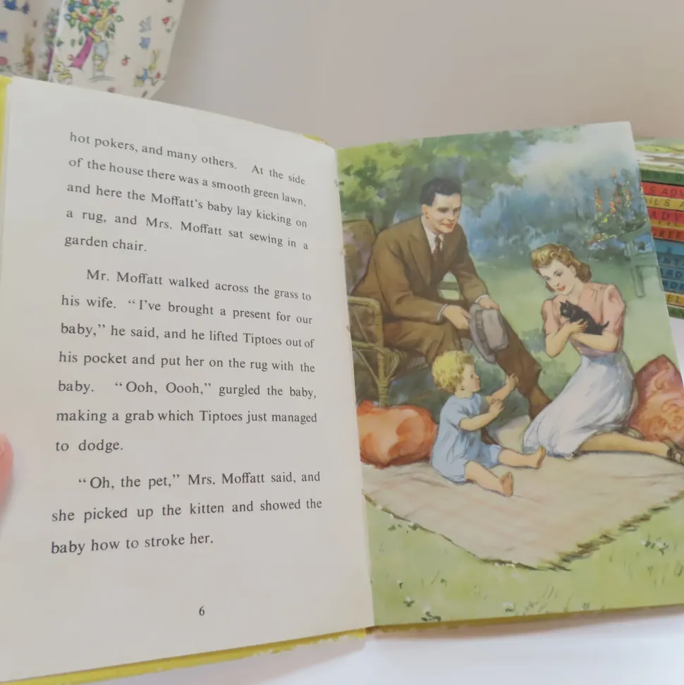 vintage_ladybird_book__ti_5.webp VINTAGE Ladybird book - Tiptoes the Mischievous Kitten (c.1971)