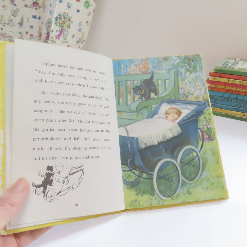 vintage_ladybird_book__ti_7.webp VINTAGE Ladybird book - Tiptoes the Mischievous Kitten (c.1971)